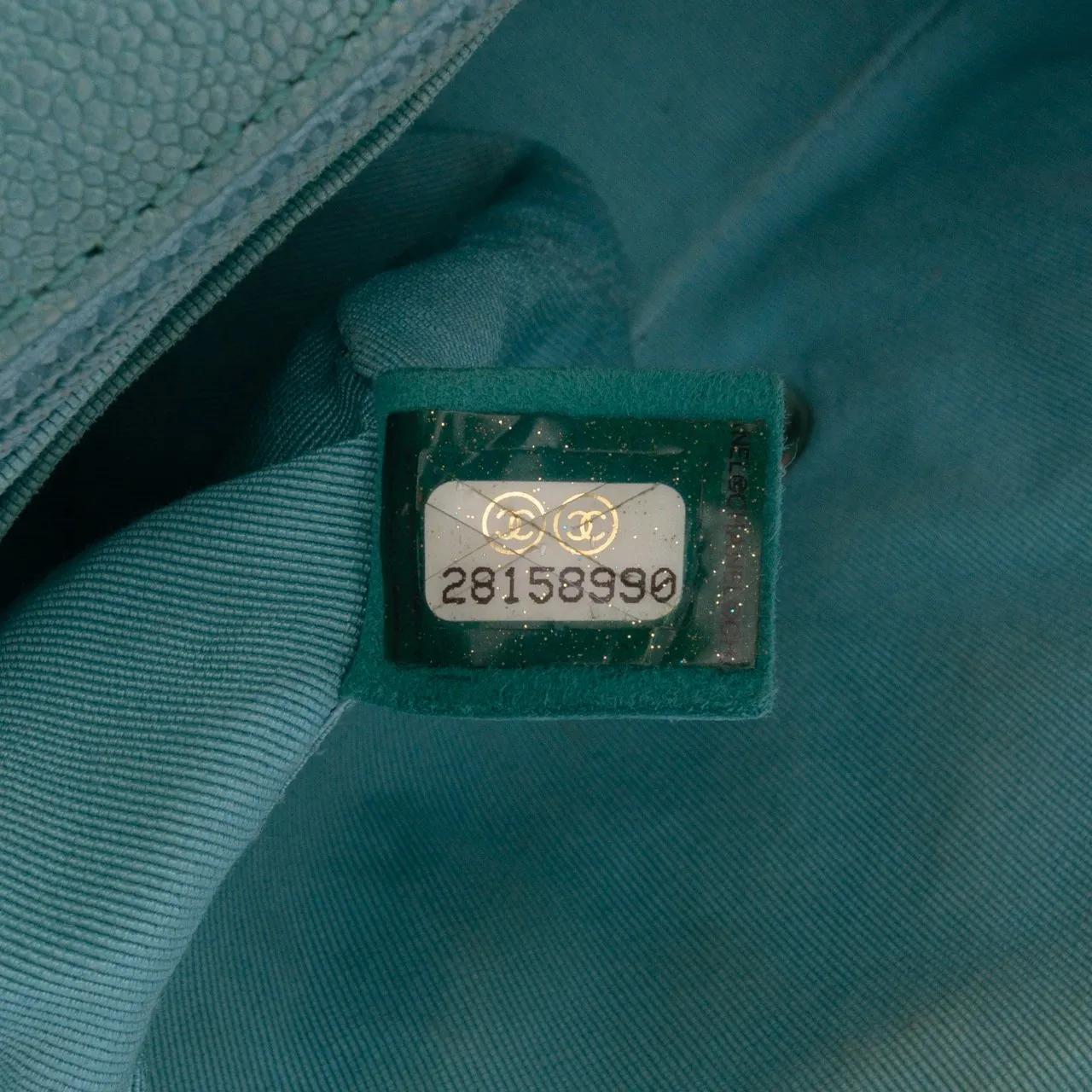 Thumbnail - Chanel Hobo Bags - Small Chevron Caviar Statement Flap - Gr. unisize - in Blau - für Damen