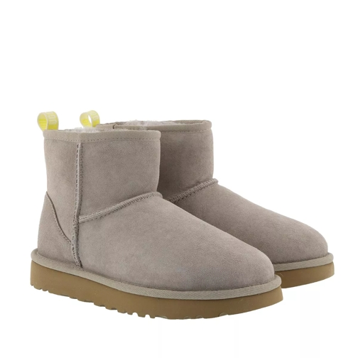 UGG W Classic Mini II Graphic Logo Oyster/Neon Yellow Bottes d'hiver