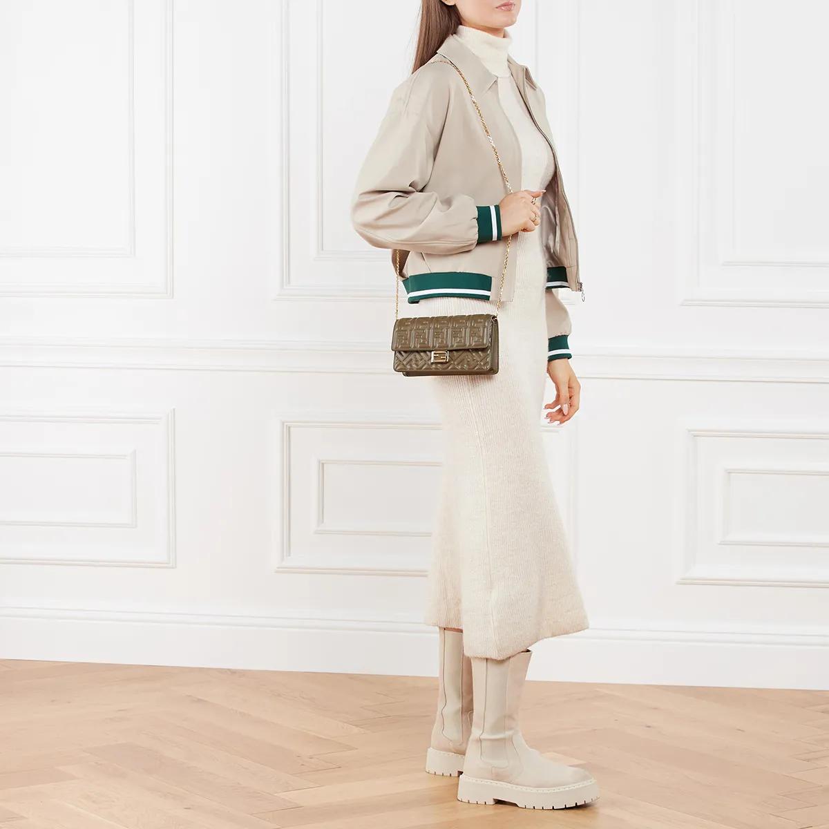 Fendi Crossbody bags Wallet On Chain Baguette in groen
