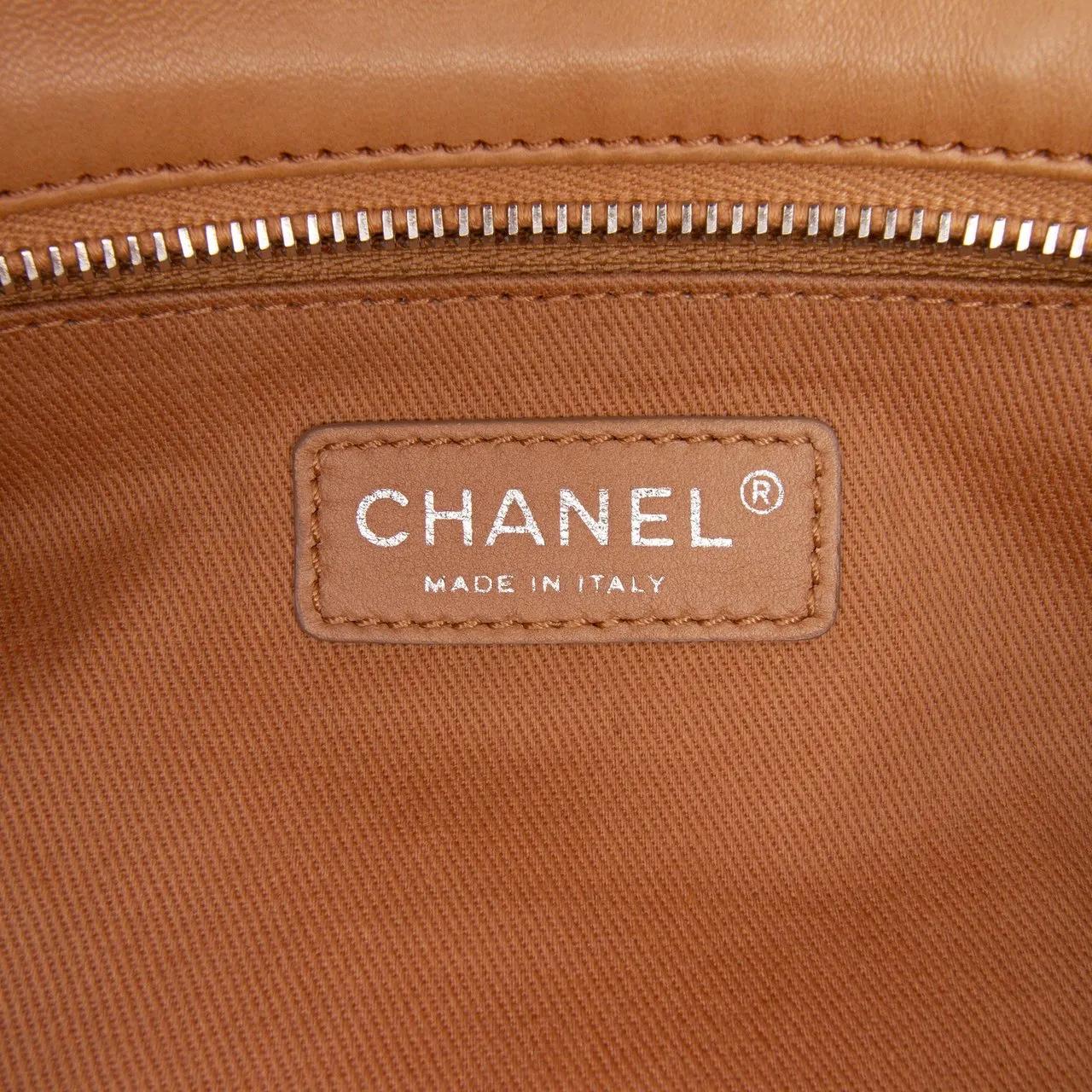 Thumbnail - Chanel Shopper - Large Quilted Iridescent Calfskin VIP Tote - Gr. unisize - in Braun - für Damen