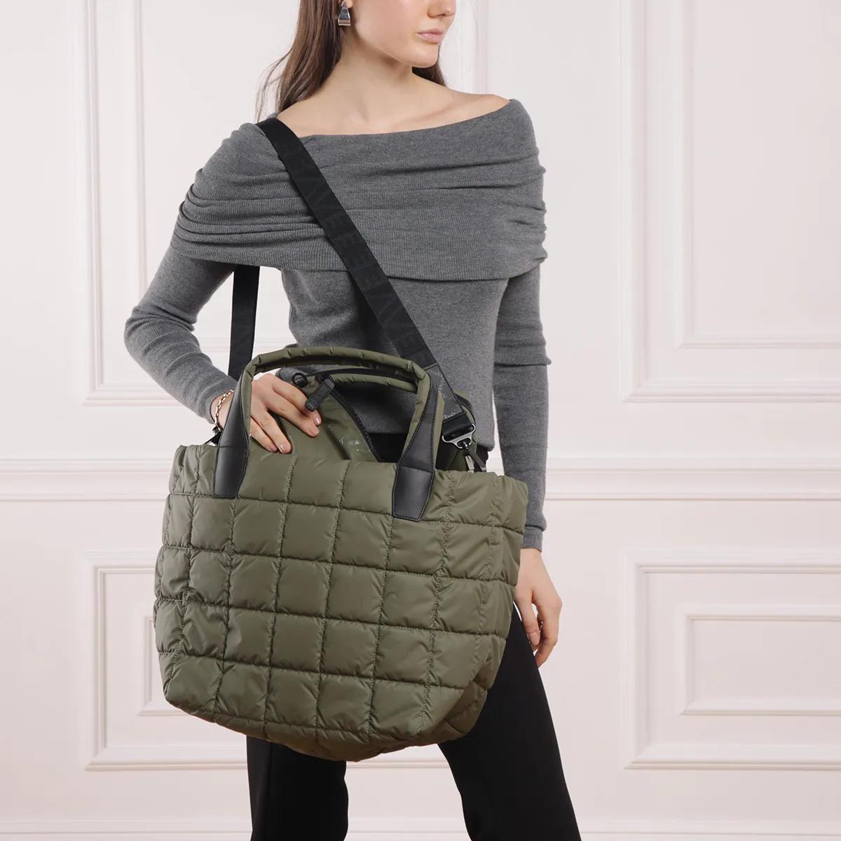 Vee Collective Totes & shoppers Porter Tote Medium Moss in groen