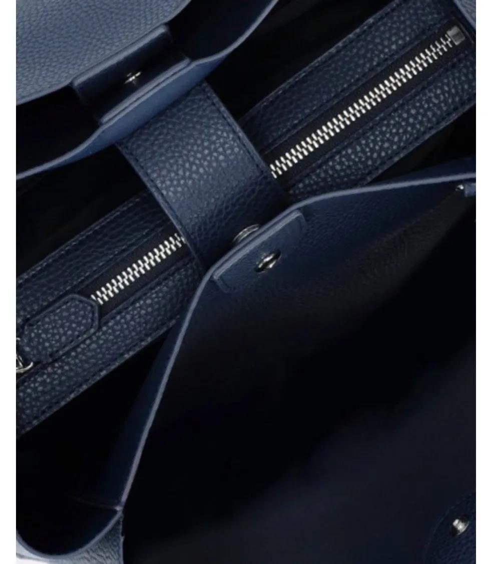 Emporio Armani Shoppers & Totes Charm Navy Blue Shopping Bag in blauw