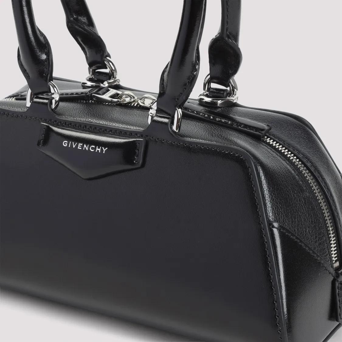 Thumbnail - Givenchy Hobo Bags - Black Calf Leather Antigona Ew Mini Handbag - Gr. unisize - in Schwarz - für Damen