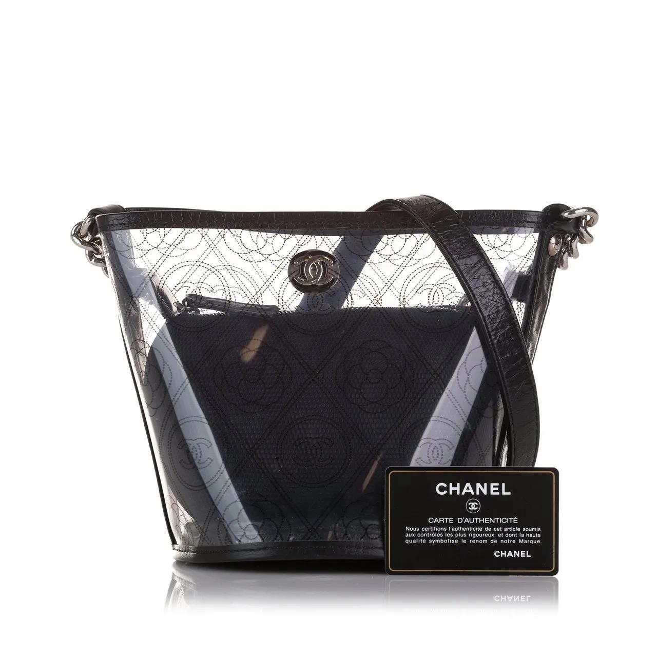 Chanel Hobo bags 2018 Crumpled Calfskin PVC Camellia Bucket in zwart