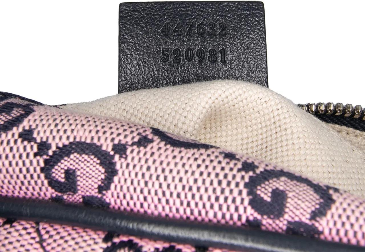 Thumbnail - Gucci Hobo Bags - Small GG Marmont Matelasse GG Canvas Crossbody - Gr. unisize - in Gold - für Damen