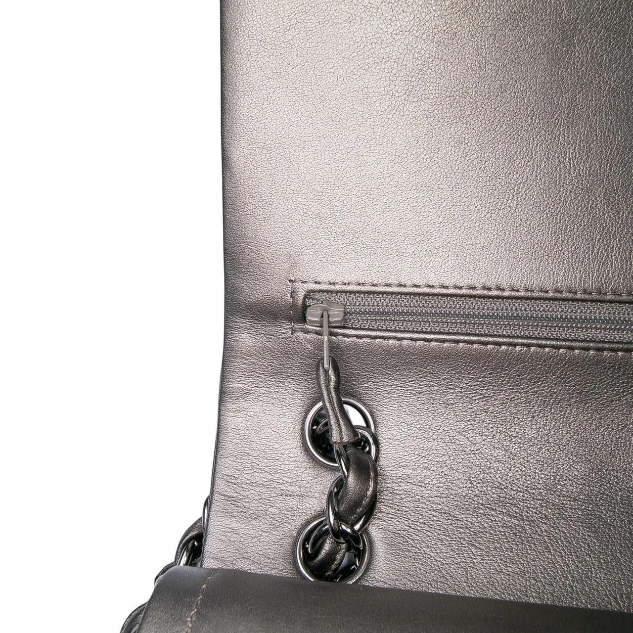 Thumbnail - Chanel Hobo Bags - Jumbo Classic Lambskin Double Flap - Gr. unisize - in Grau - für Damen