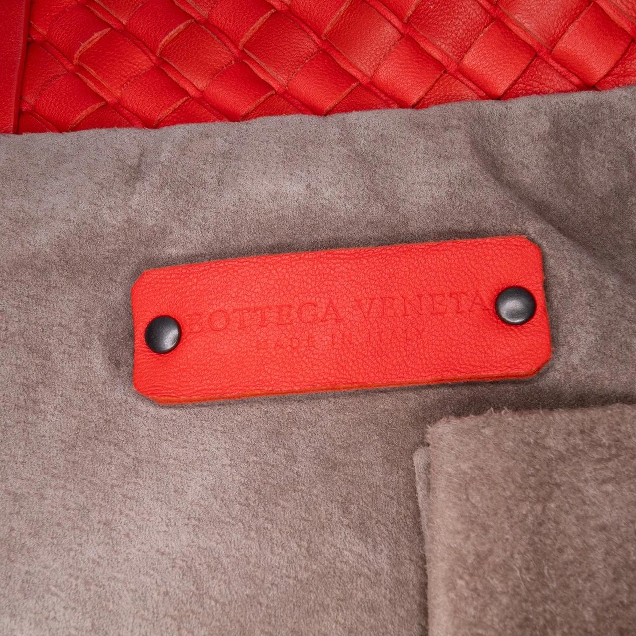 Thumbnail - Bottega Veneta Hobo Bags - Intrecciato Trimmed Bicolor Nappa Satchel - Gr. unisize - in Grau - für Damen