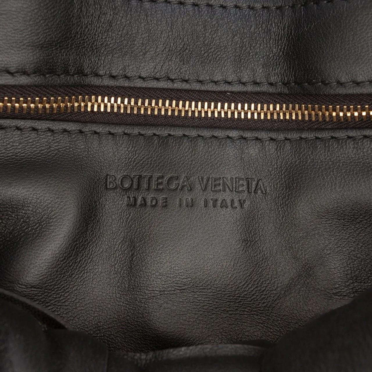 Thumbnail - Bottega Veneta Hobo Bags - Nappa Intrecciato Padded Chain Cassette Satchel - Gr. unisize - in Schwarz - für Damen