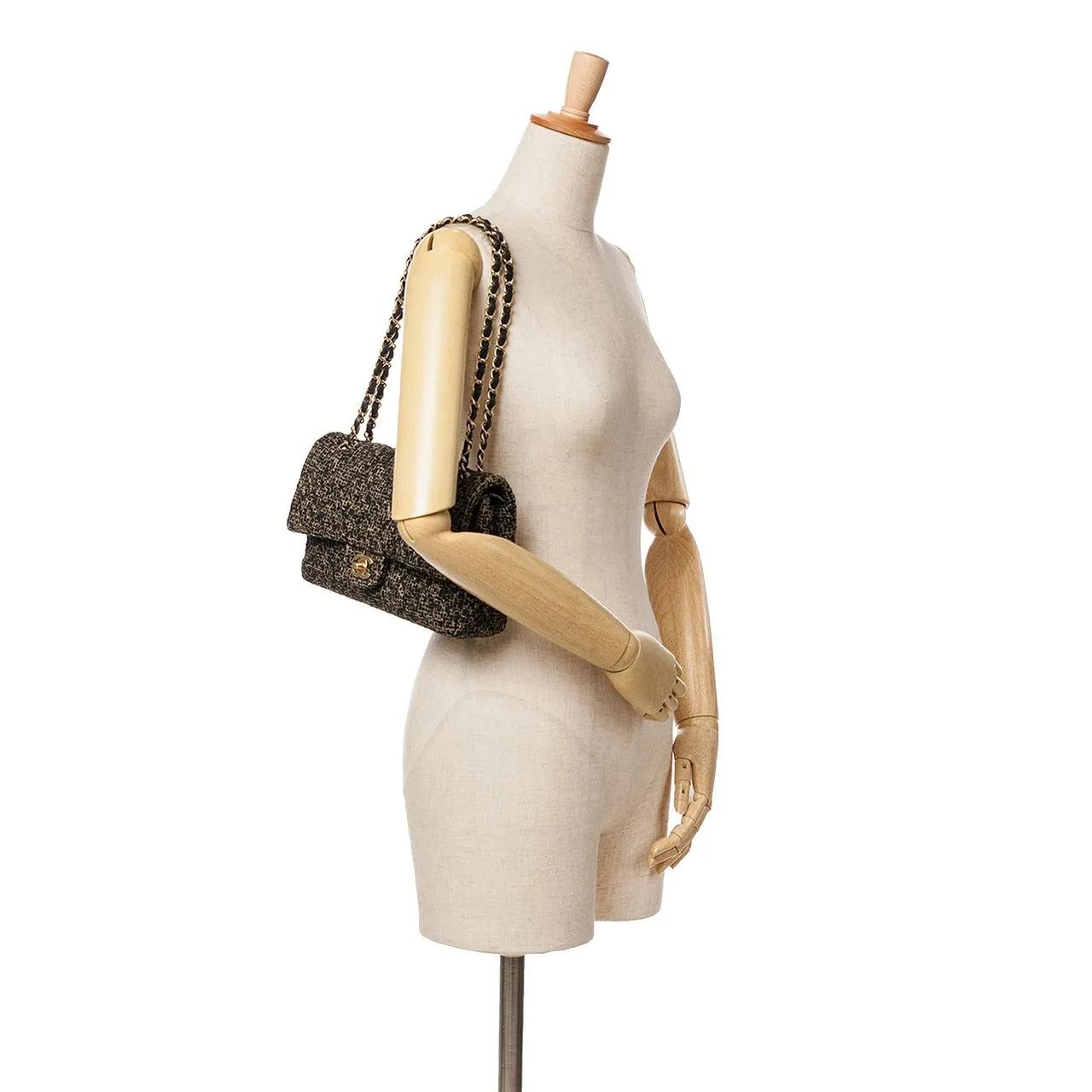 Chanel Hobo bags 2011-2012 Medium Classic Tweed Double Flap in zwart