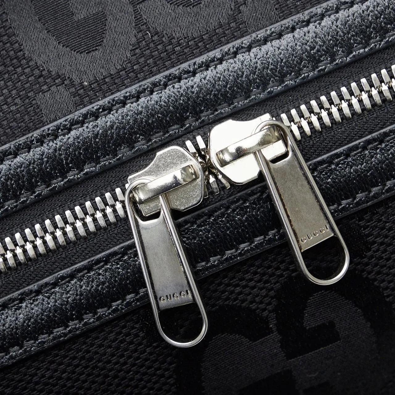 Gucci Hobo bags Small Jumbo GG Canvas Duffle Bag in zwart