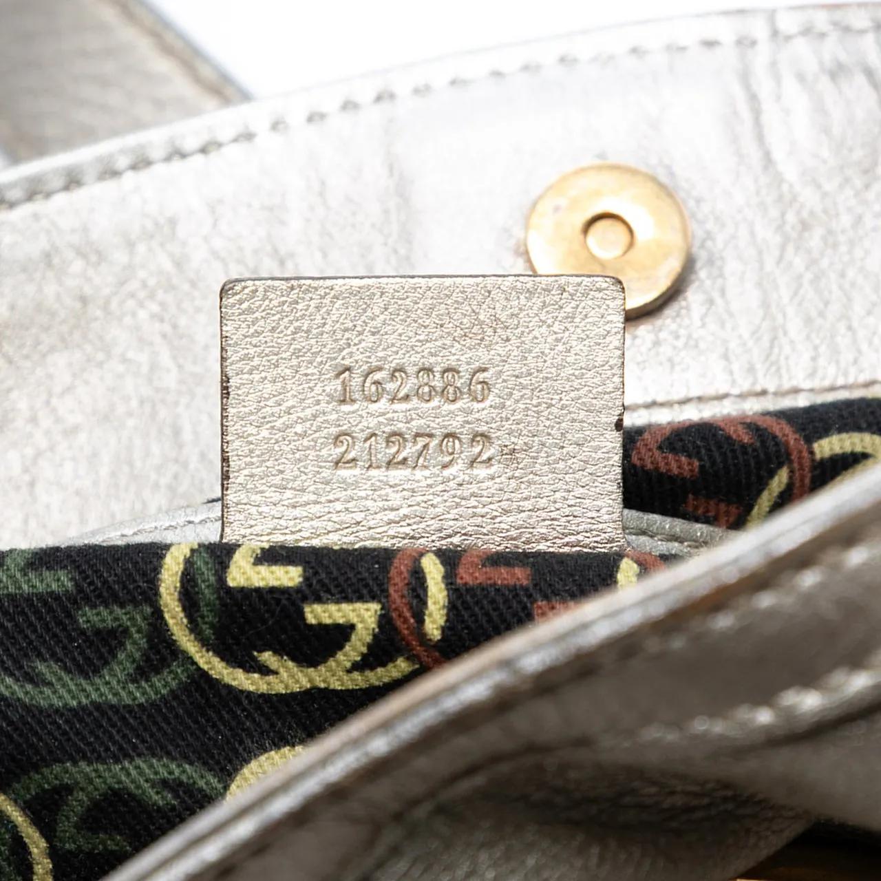 Thumbnail - Gucci Hobo Bags - Medium Metallic Calfskin Web Britt Satchel - Gr. unisize - in Silber - für Damen