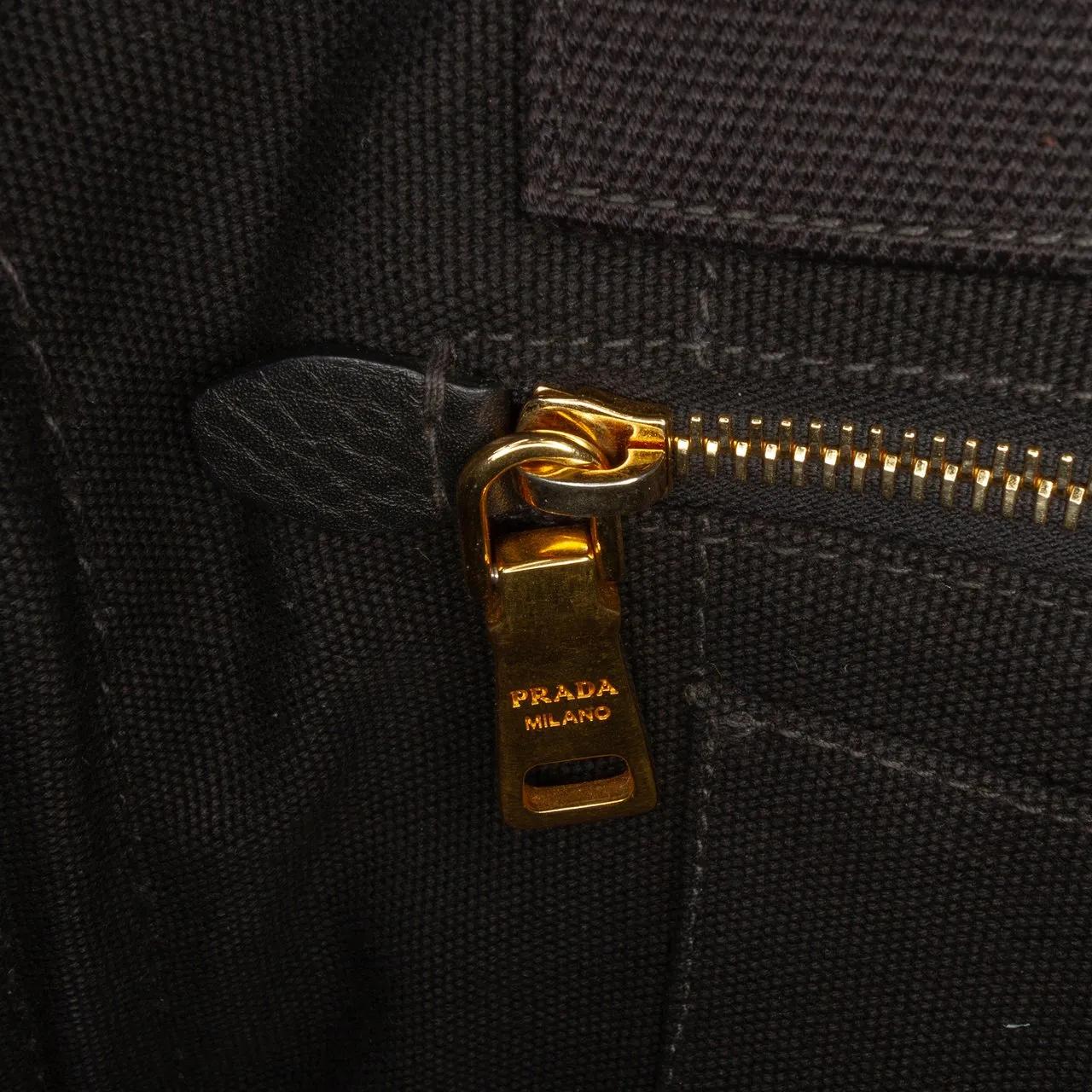 Thumbnail - Prada Hobo Bags - Small Canvas Canapa Logo Satchel - Gr. unisize - in Schwarz - für Damen