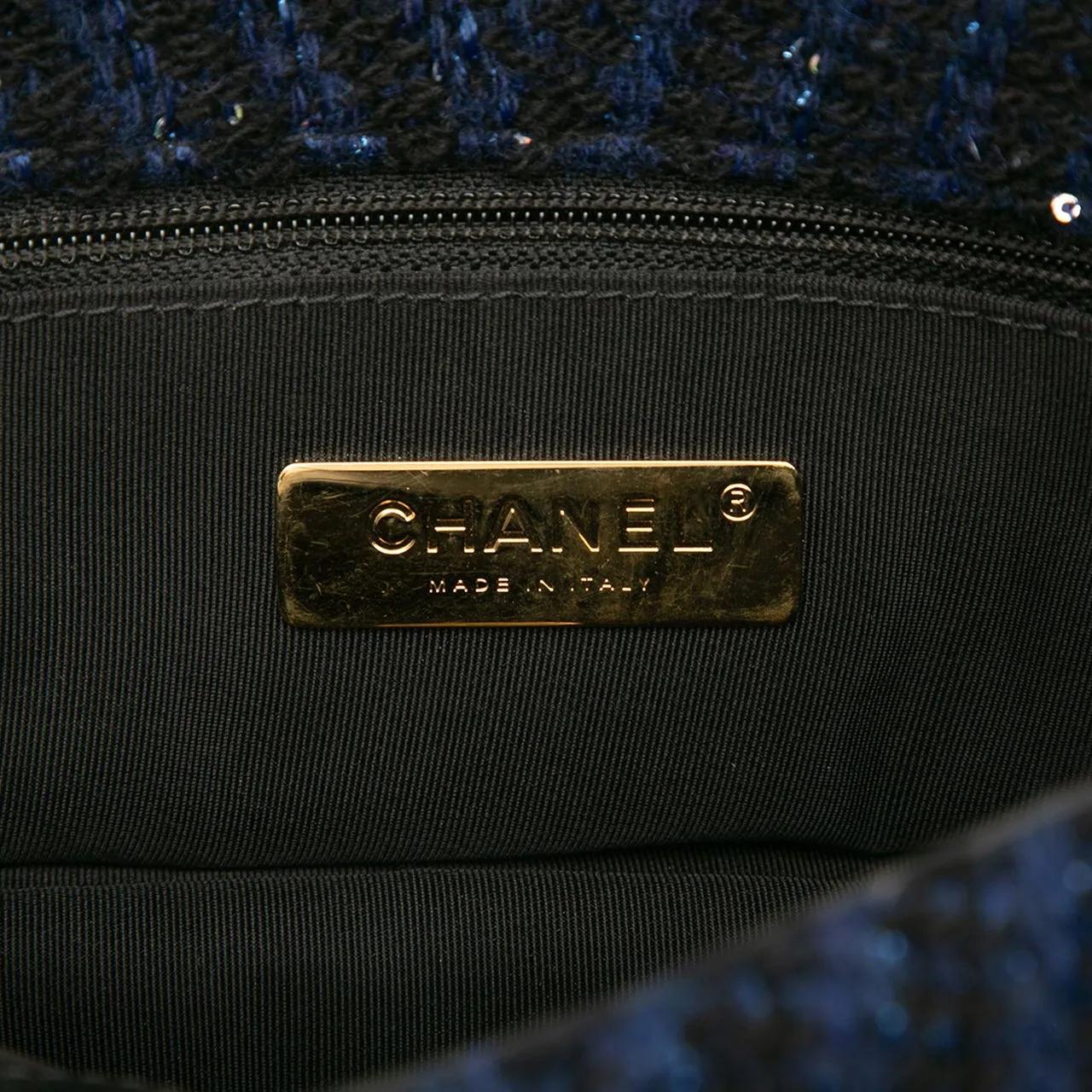 Thumbnail - Chanel Hobo Bags - Large Chevron Tweed Sequin 19 Flap - Gr. unisize - in Blau - für Damen