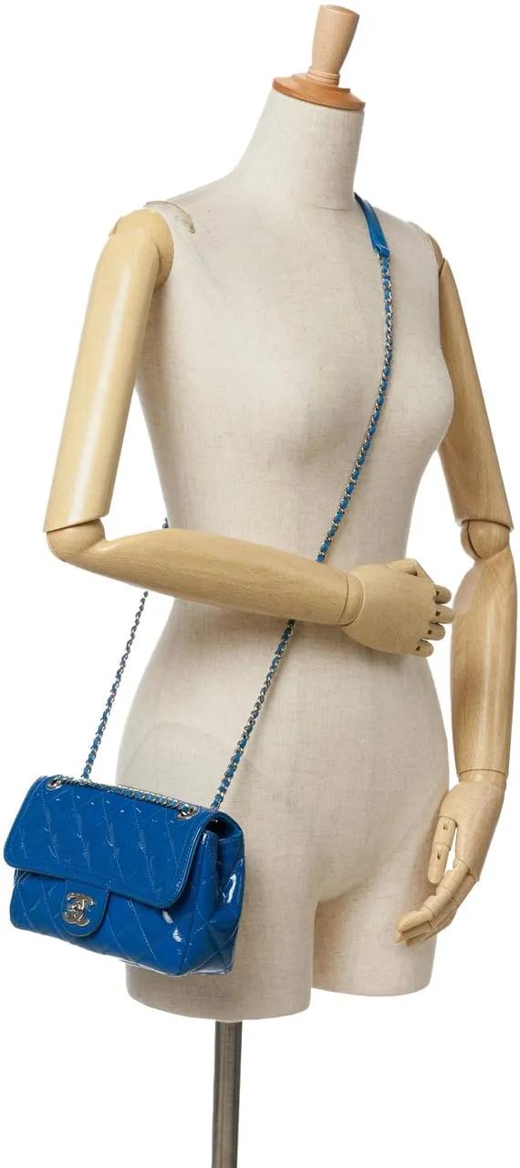 Chanel Totes & shoppers Small Patent Coco Shine Flap in blauw