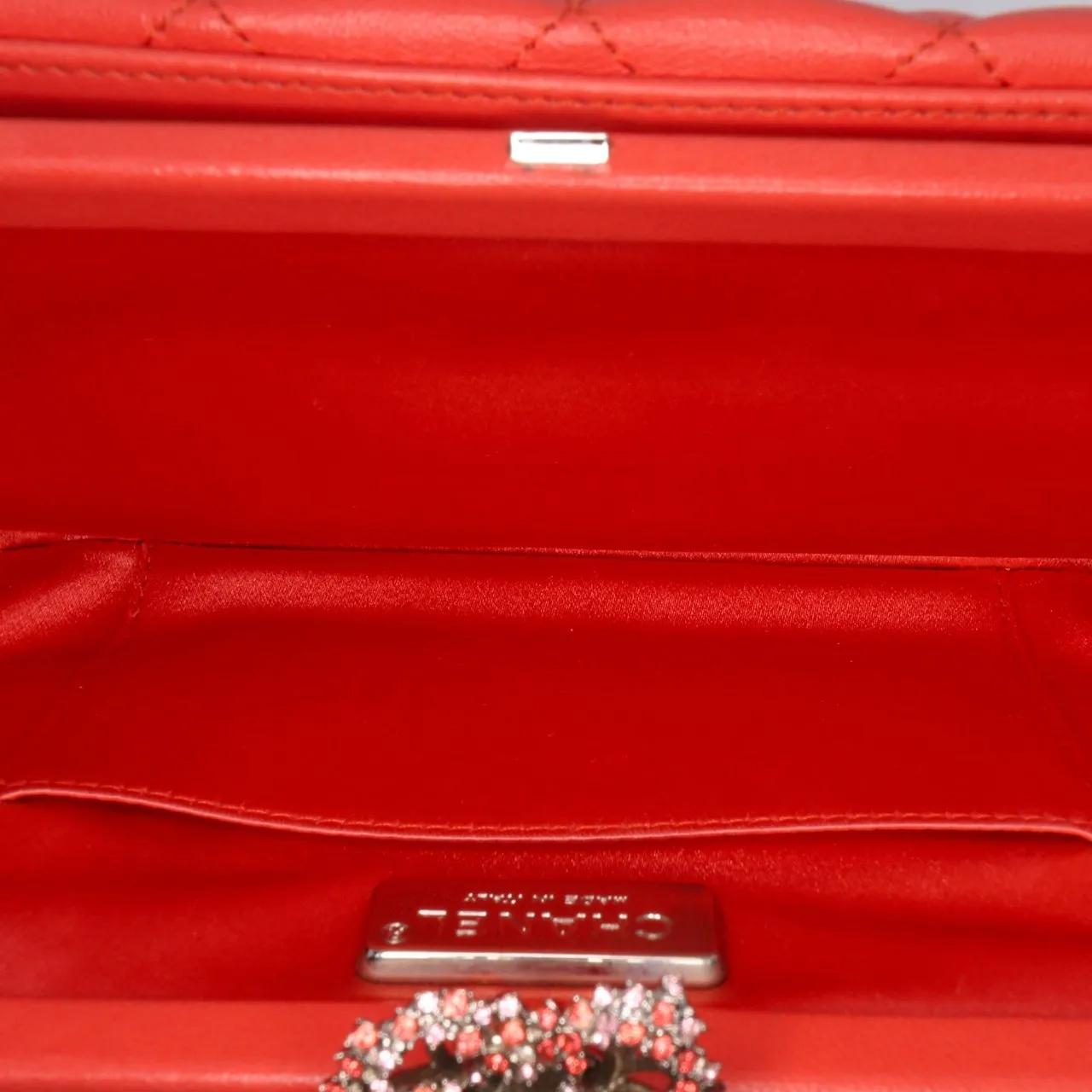 Thumbnail - Chanel Clutches - 2014-2015 Quilted Lambskin Crystal Camellia Long C - Gr. unisize - in Orange - für Damen