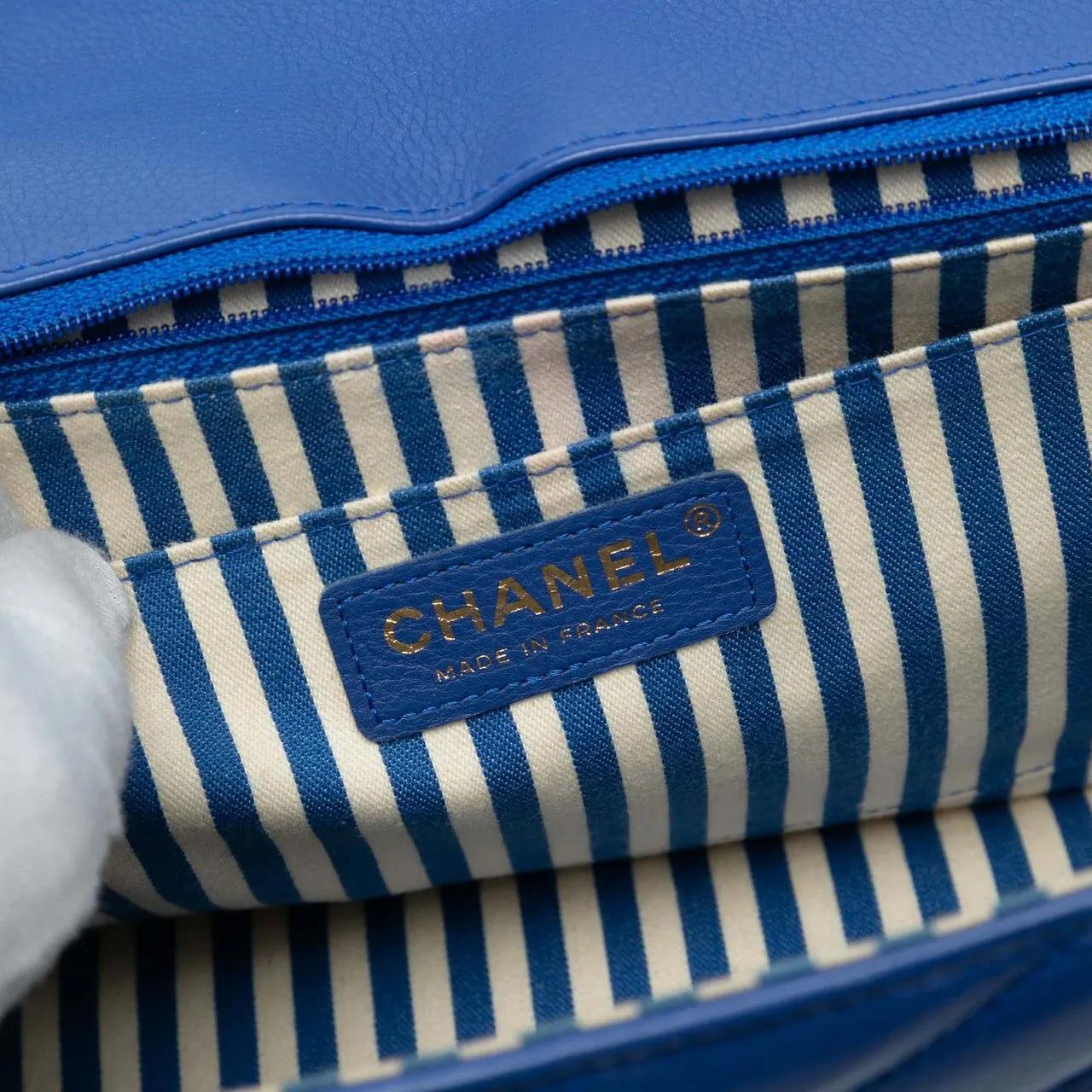Thumbnail - Chanel Hobo Bags - Medium CC Chevron Calfskin Envelope Flap - Gr. unisize - in Blau - für Damen