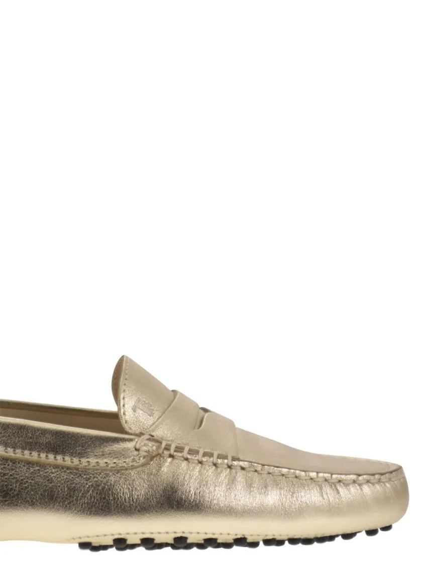 Thumbnail - Metallic Leather Moccasin With Hand-Stitched Accen - Gr. 37 (EU) - in Gold