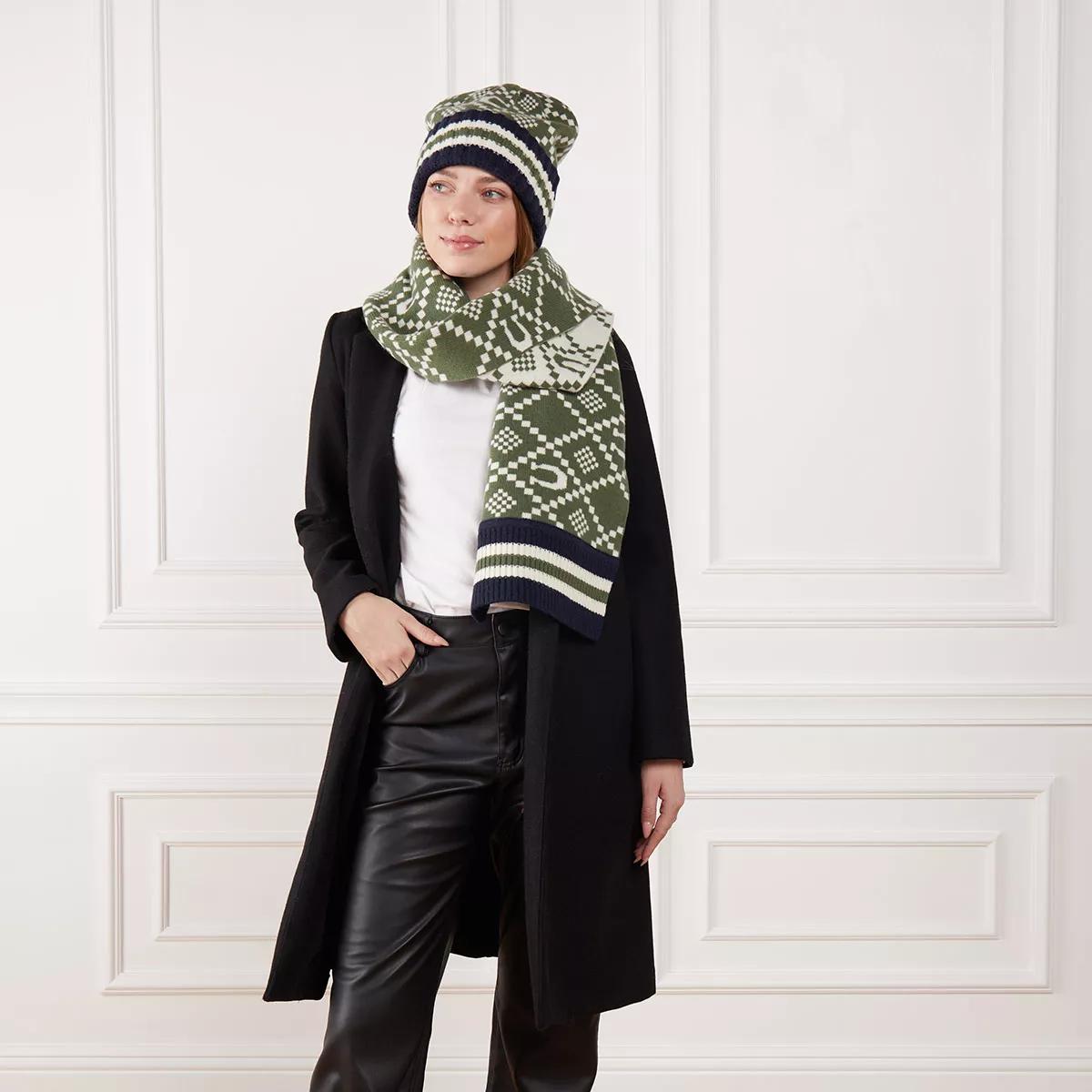 Coach scarf discount and hat set