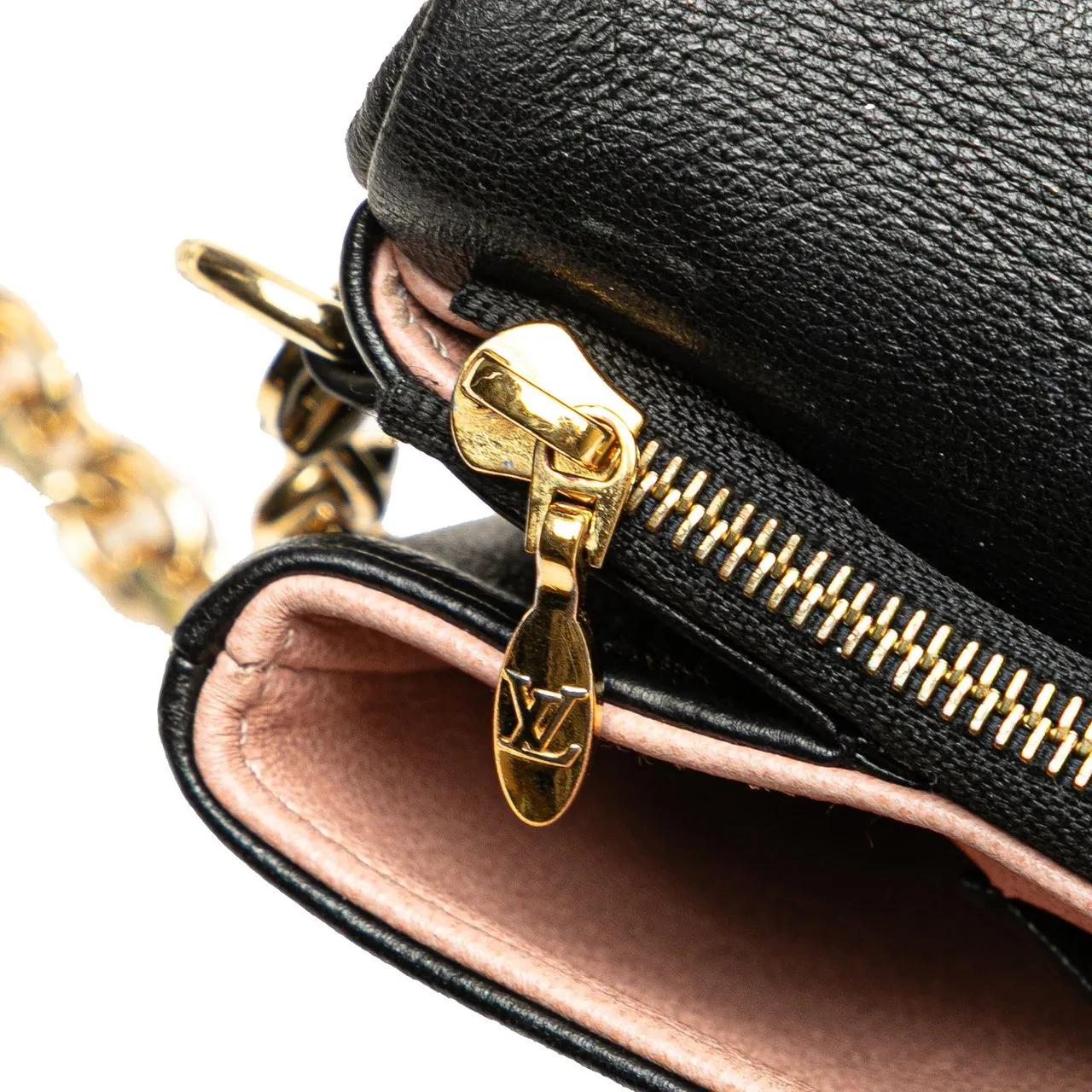 Thumbnail - Louis Vuitton Hobo Bags - Monogram Embossed Pochette Coussin - Gr. unisize - in Schwarz - für Damen