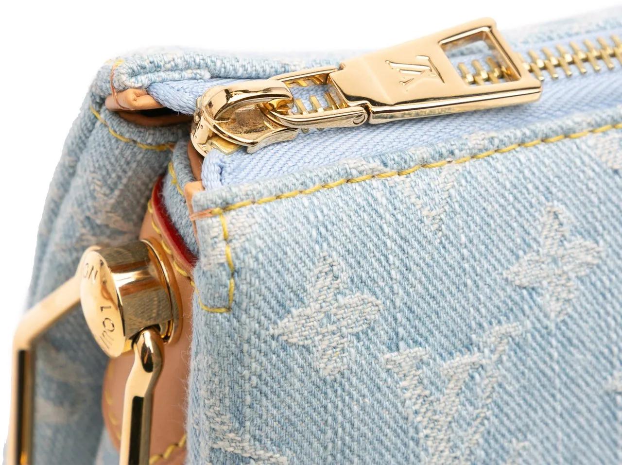 Thumbnail - Louis Vuitton Hobo Bags - 2021-2025 Monogram Denim Coussin BB - Gr. unisize - in Blau - für Damen