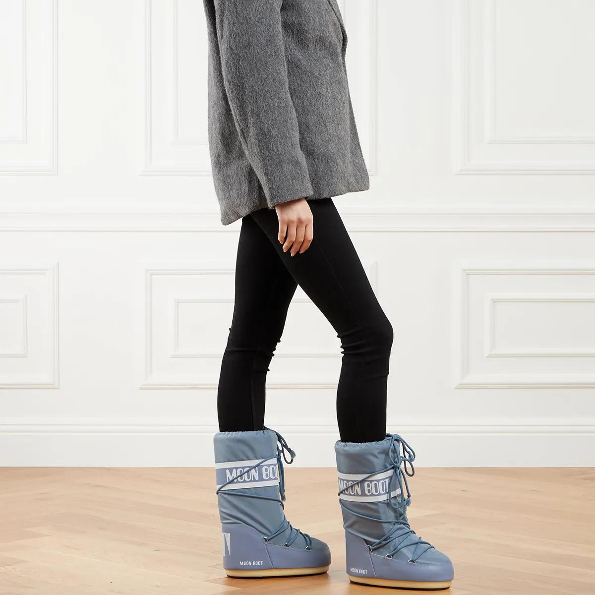 Celebrities Wearing Moon Fashion Days Moon Boot Moonboot Mb Icon