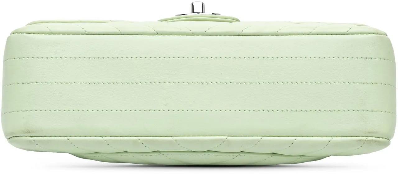 Chanel Hobo bags 2021-2024 Small Classic Chevron Lambskin Double Fl in groen