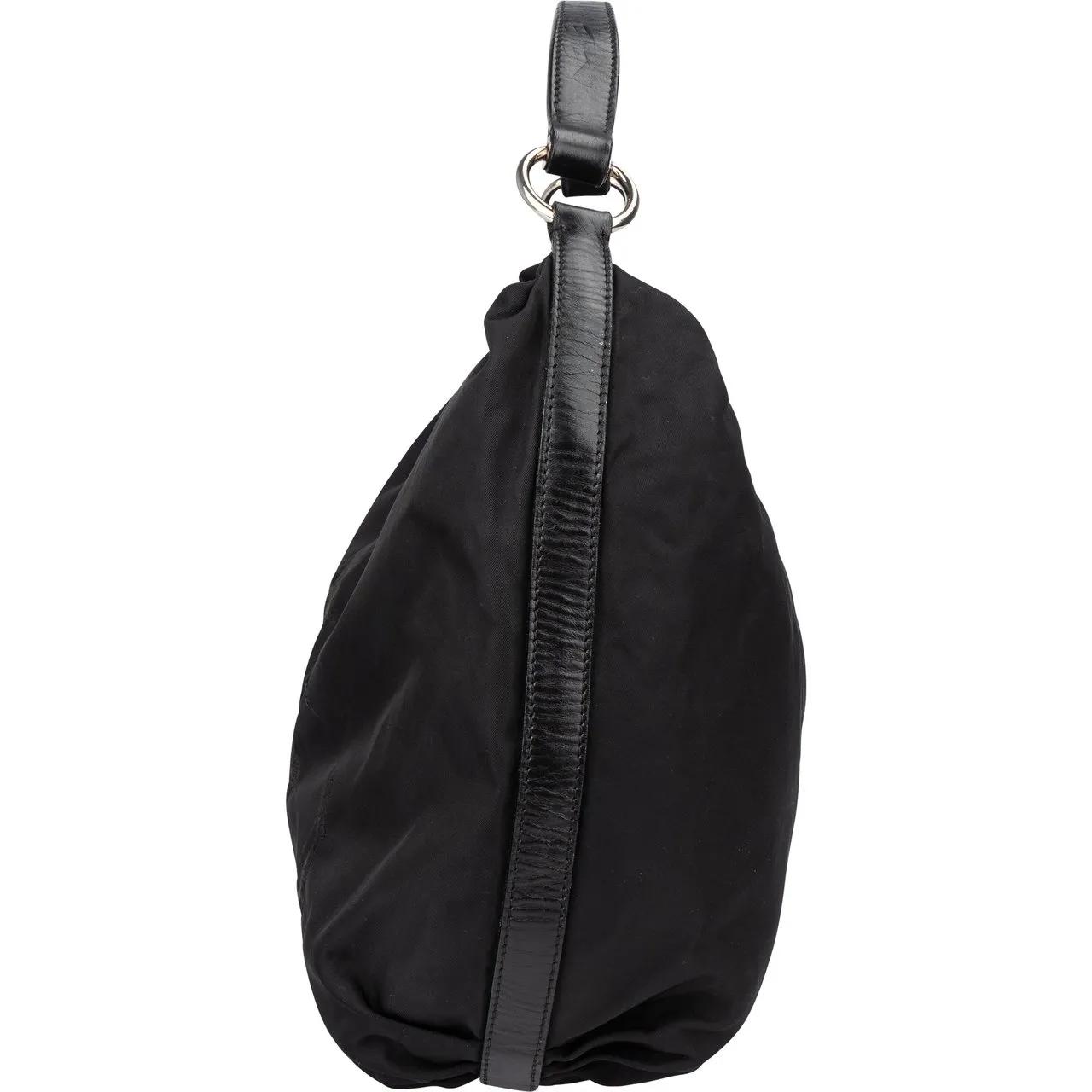 Thumbnail - Prada Crossbody Bags - Prada Nylon Oblique Hobo Bag - Gr. unisize - in Schwarz - für Damen