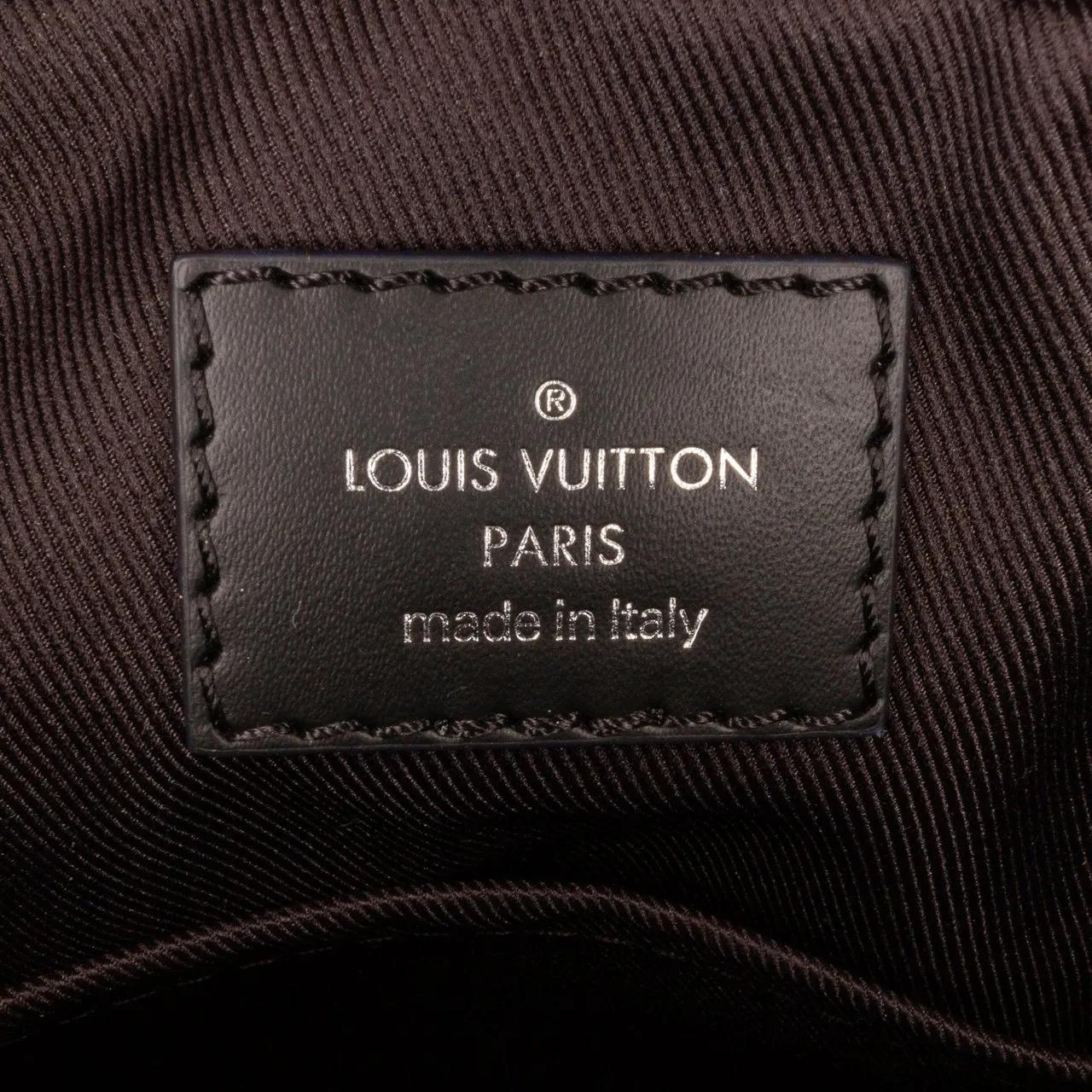 Thumbnail - Louis Vuitton Hobo Bags - 2019 Damier Graphite Renaissance Map Danube Slim P - Gr. unisize - in Schwarz - für Damen