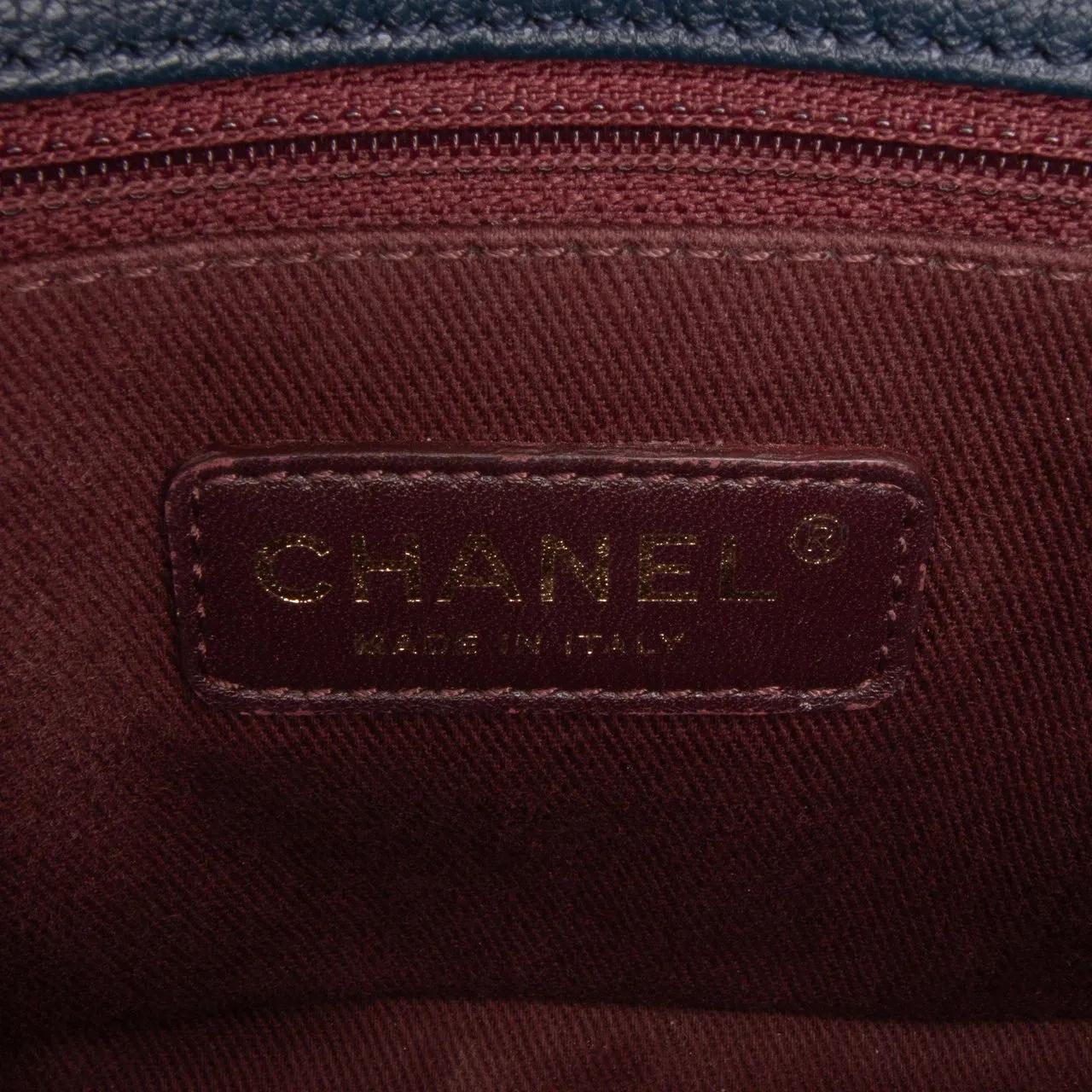 Thumbnail - Chanel Hobo Bags - Paris-Salzburg Small Patent and Goatskin CC Eyelet - Gr. unisize - in Blau - für Damen