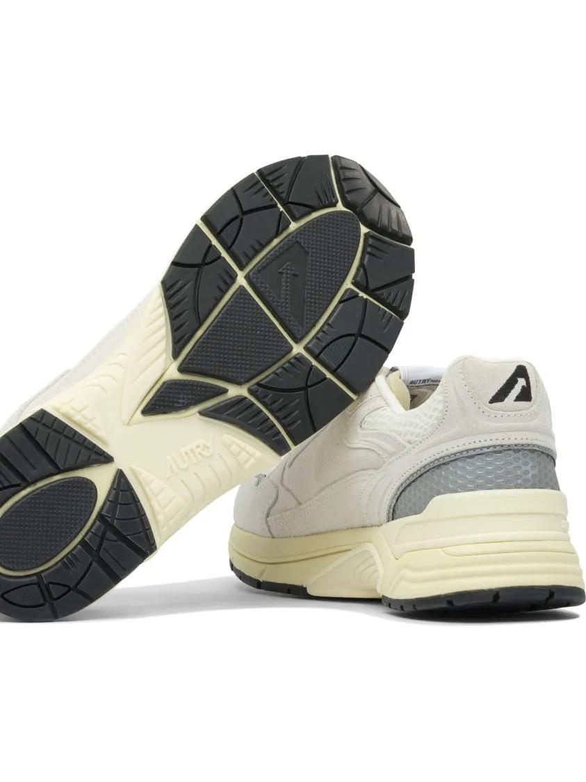 Thumbnail - Autry Low-Top Sneaker - Hyperway Low Man Suede/Mesh Wht/Silv - Gr. 44 (EU) - in Grau - für Damen