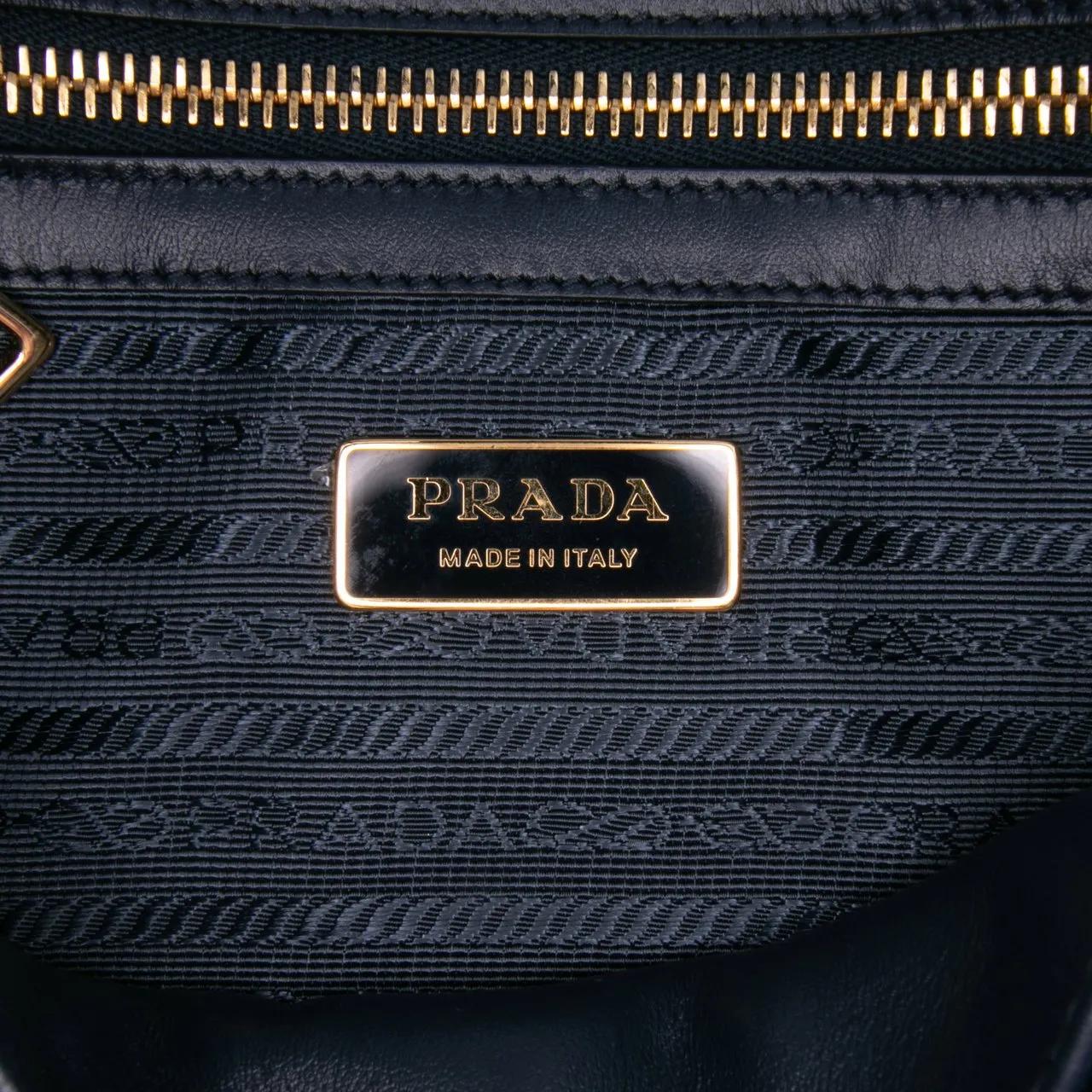 Thumbnail - Prada Hobo Bags - Small Canvas Symbole Triangolo Satchel - Gr. unisize - in Blau - für Damen
