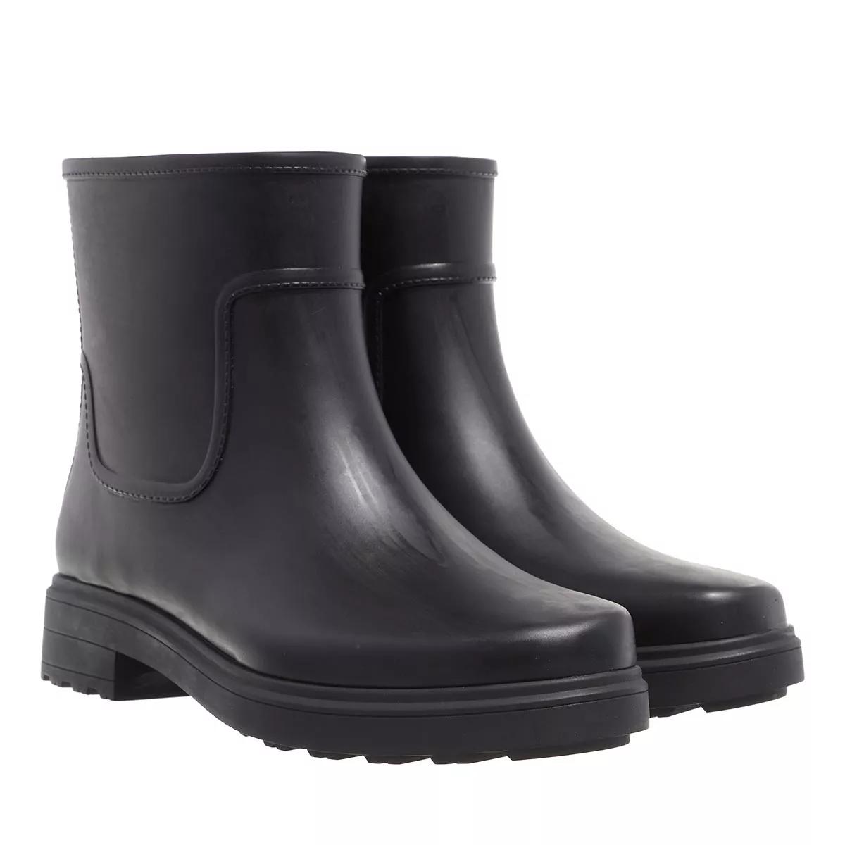 Black rain store boots near me