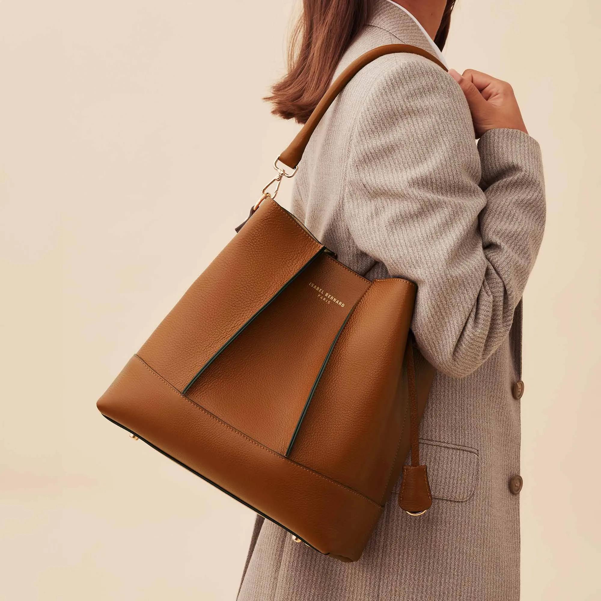 Isabel Bernard Hobo bags Femme Forte Macie Schultertasche in bruin
