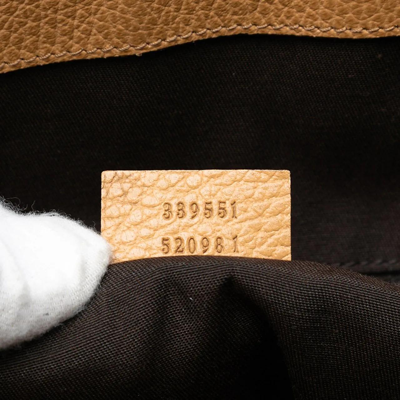 Thumbnail - Gucci Hobo Bags - Large Leather GG Charm Dome Satchel - Gr. unisize - in Braun - für Damen