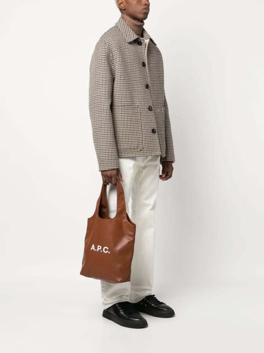 A.P.C. Shoppers & Totes Tote Ninon Small Bag in bruin