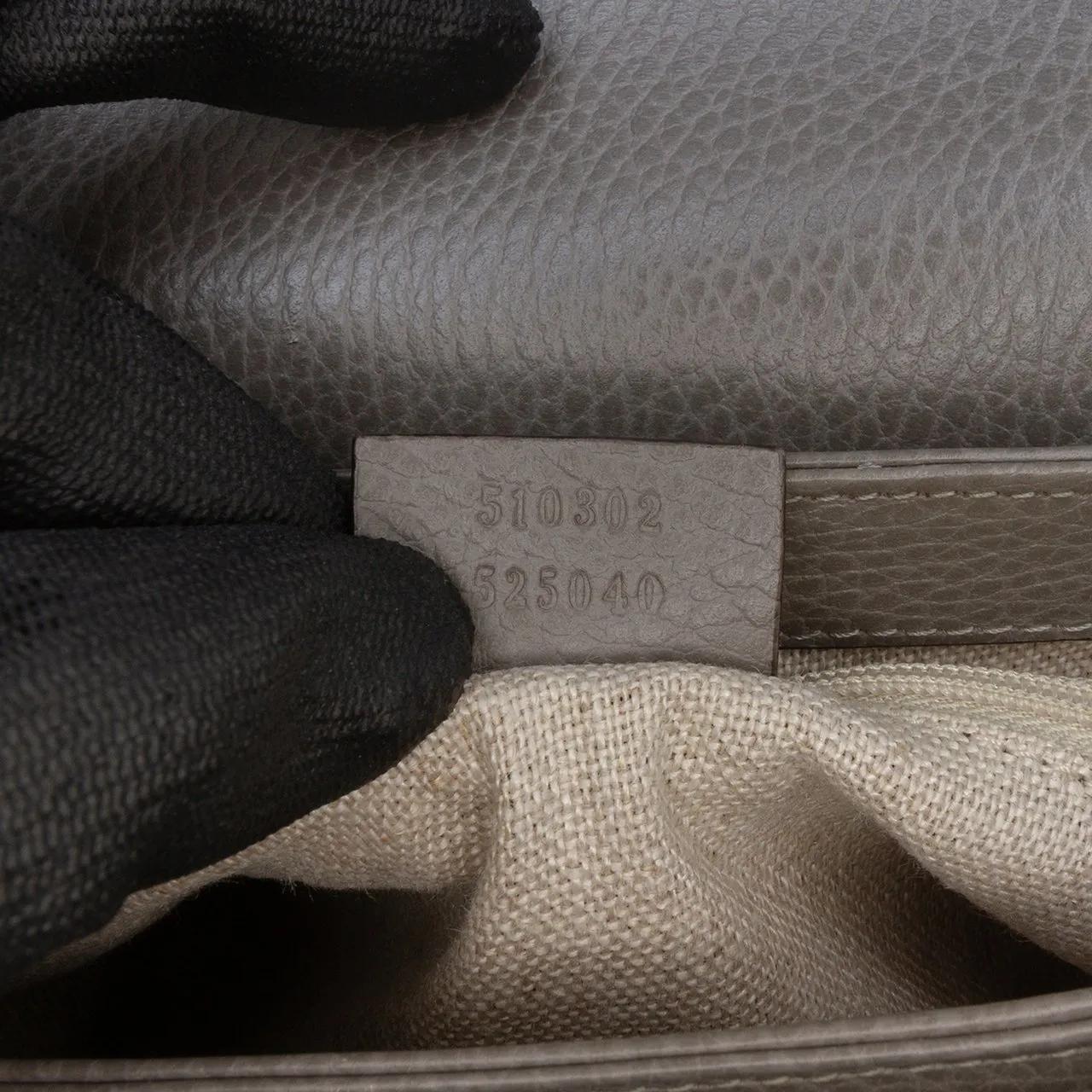 Thumbnail - Gucci Hobo Bags - Small Dollar Calf Interlocking G Satchel - Gr. unisize - in Grau - für Damen