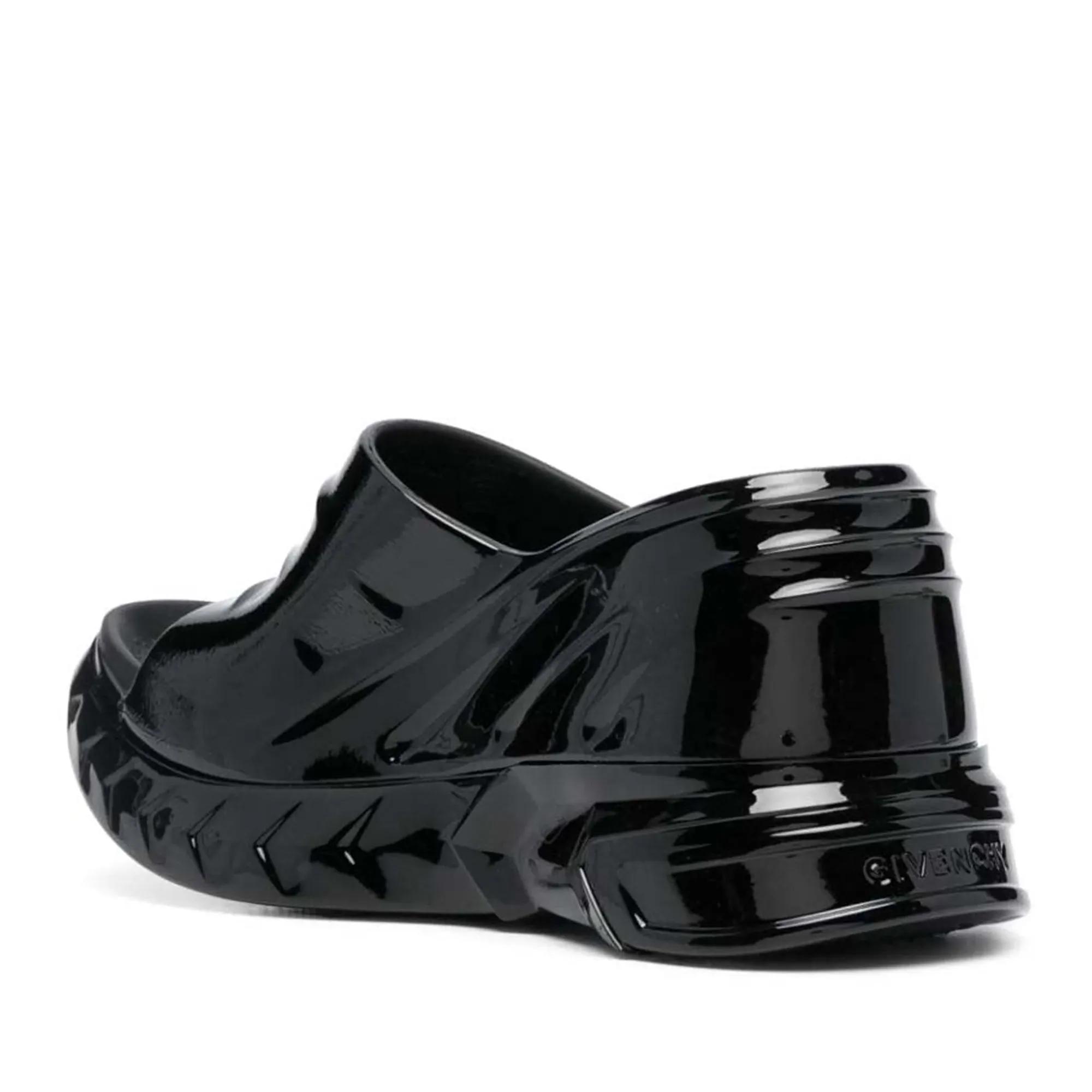 Givenchy Slippers & Mules Sandals Black in zwart