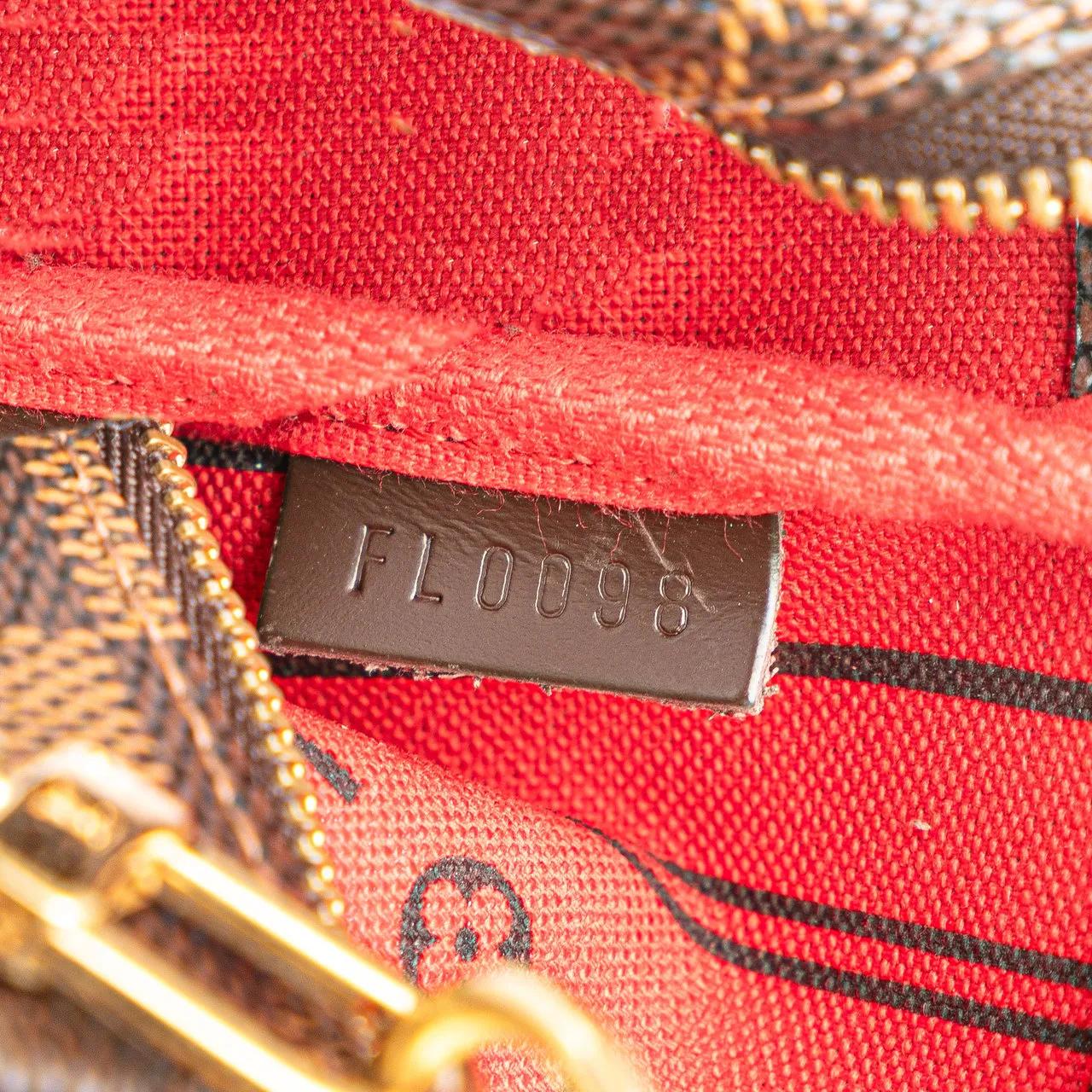 Thumbnail - Louis Vuitton Crossbody Bags - Damier Ebene Trunks and Bags Mini Pochette Accesso - Gr. unisize - in Braun - für Damen