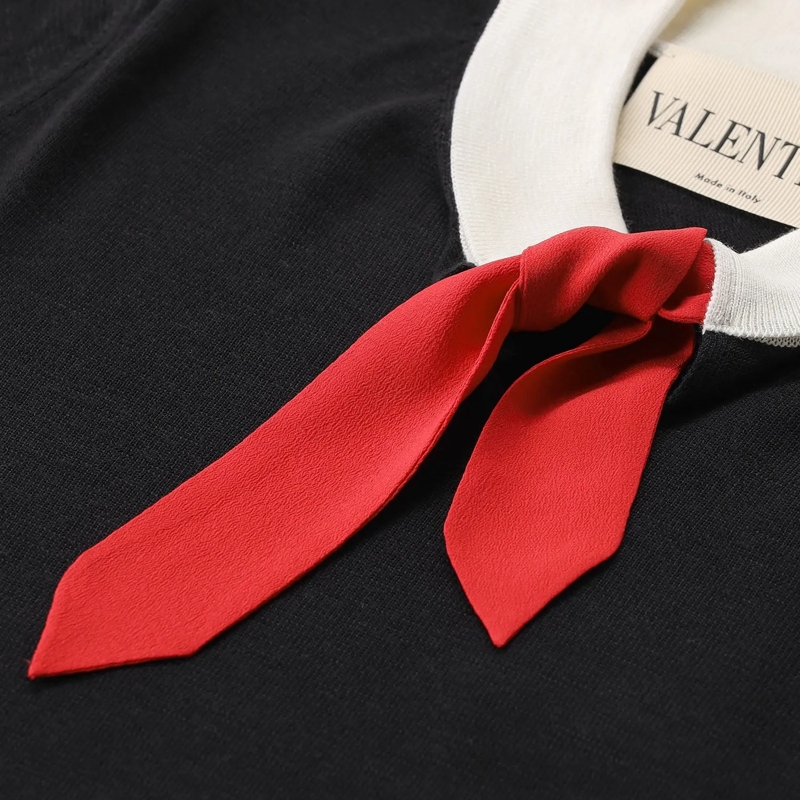 Valentino Garavani T-Shirt Kurzarmpullover mit Seiden-Detail schwarz(Image 4)