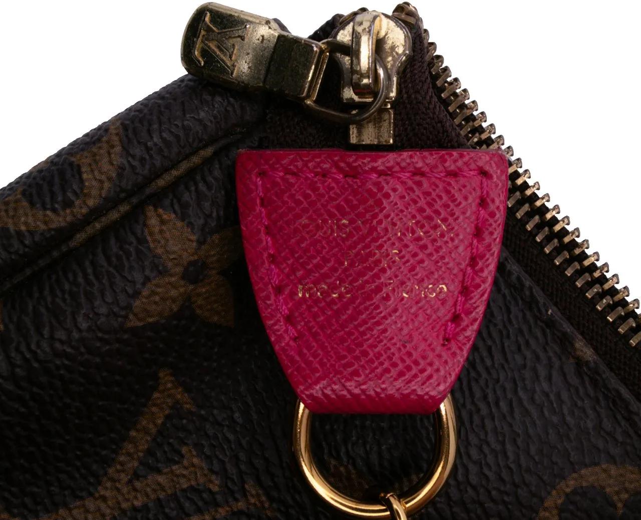 Thumbnail - Louis Vuitton Crossbody Bags - Monogram Giraffe Christmas Mini Pochette Accessoir - Gr. unisize - in Braun - für Damen