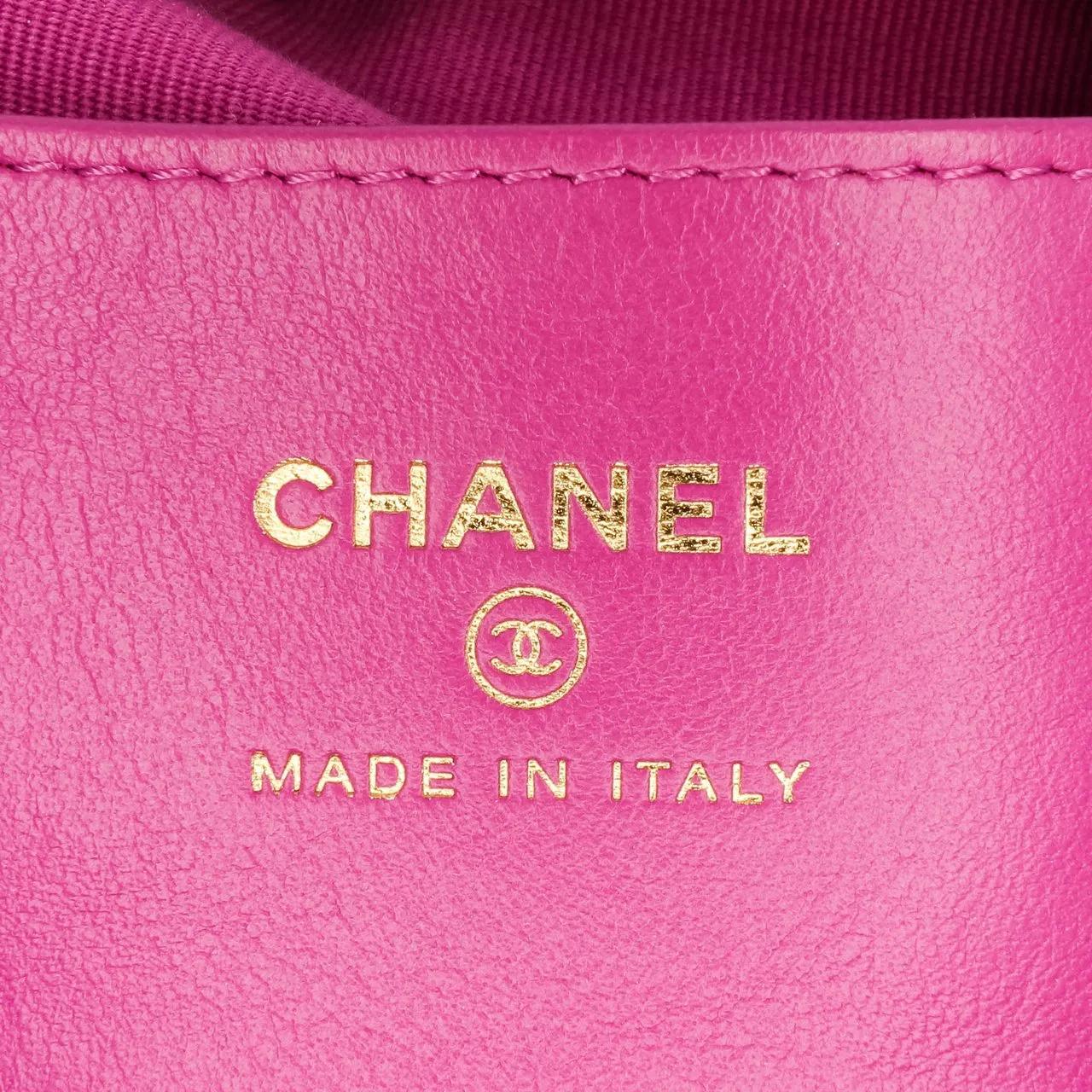 Thumbnail - Chanel Crossbody Bags - 2021-2024 Quilted Caviar Polly Pocket Hobo - Gr. unisize - in Lila - für Damen